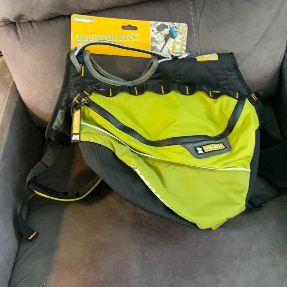 Ruff wear approach pack. Size large